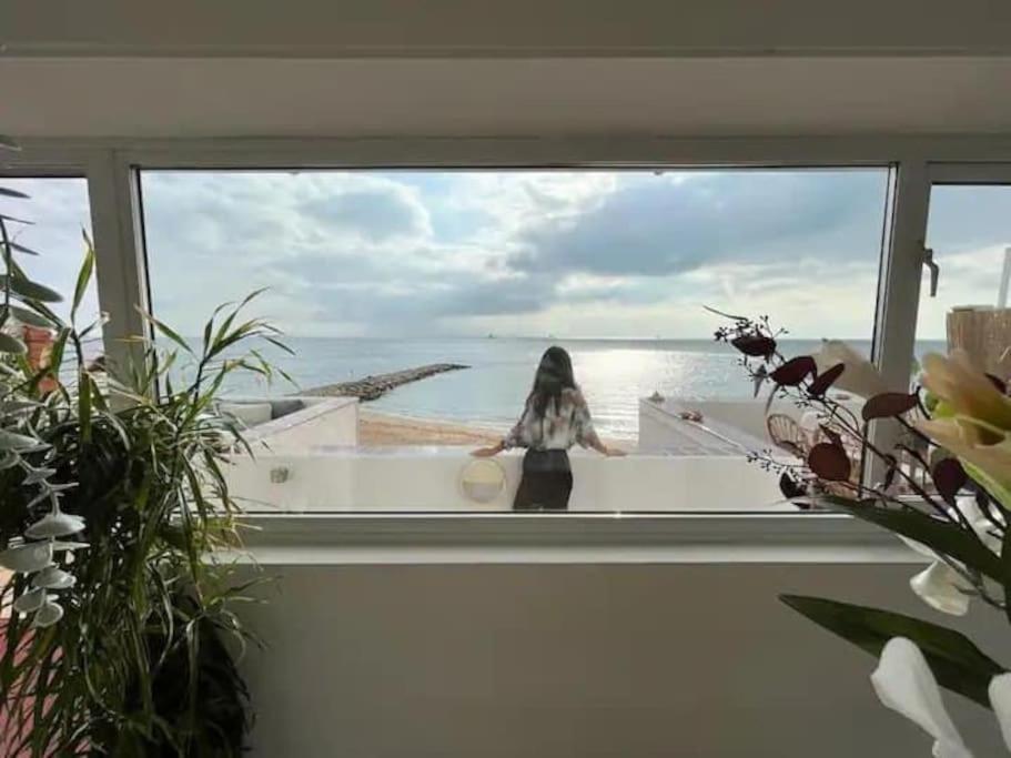 Beach Front Apartment Gibraltar Exterior foto